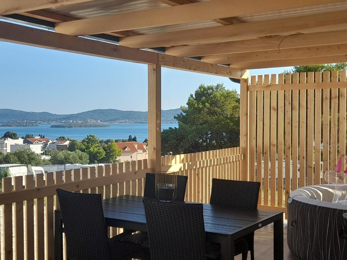 Tiny House Lily With Jacuzzi Apartamento Sveti Filip i Jakov Exterior foto
