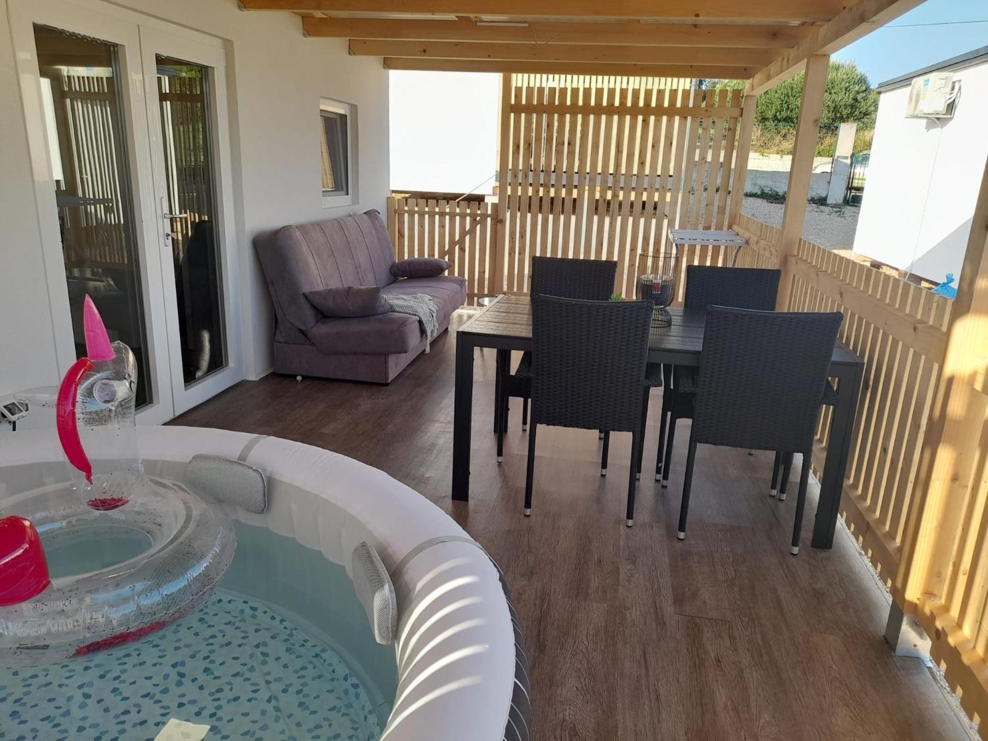 Tiny House Lily With Jacuzzi Apartamento Sveti Filip i Jakov Exterior foto