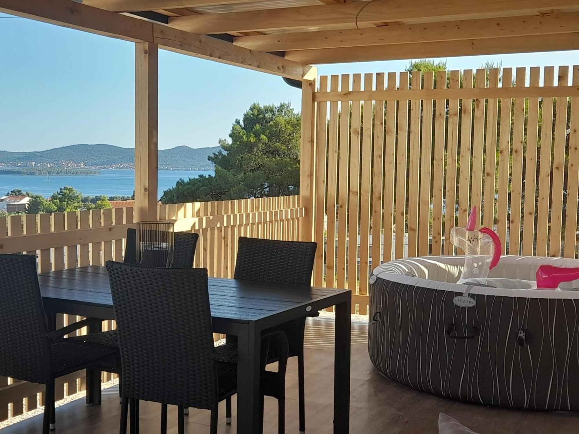 Tiny House Lily With Jacuzzi Apartamento Sveti Filip i Jakov Exterior foto