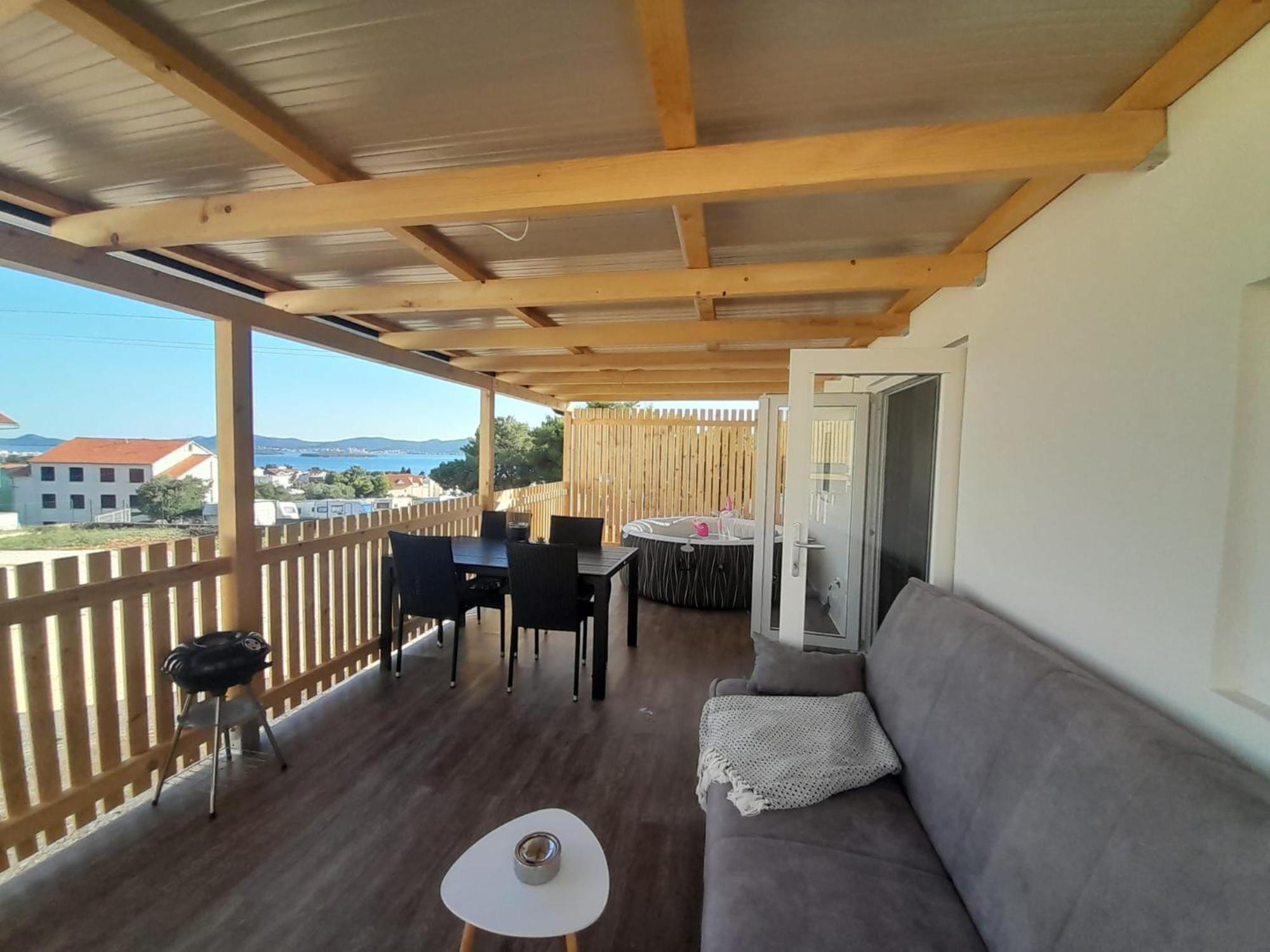 Tiny House Lily With Jacuzzi Apartamento Sveti Filip i Jakov Exterior foto