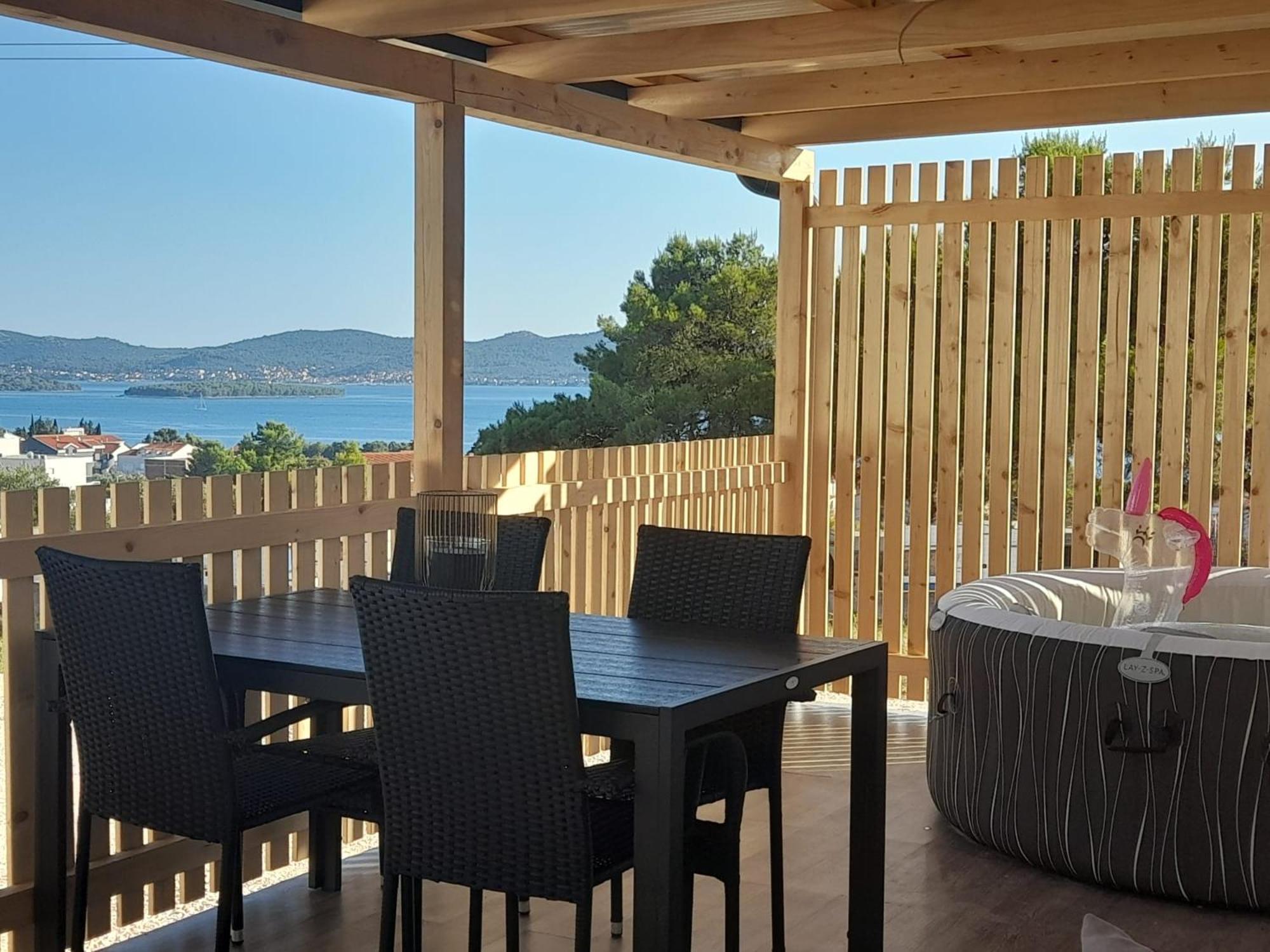 Tiny House Lily With Jacuzzi Apartamento Sveti Filip i Jakov Exterior foto
